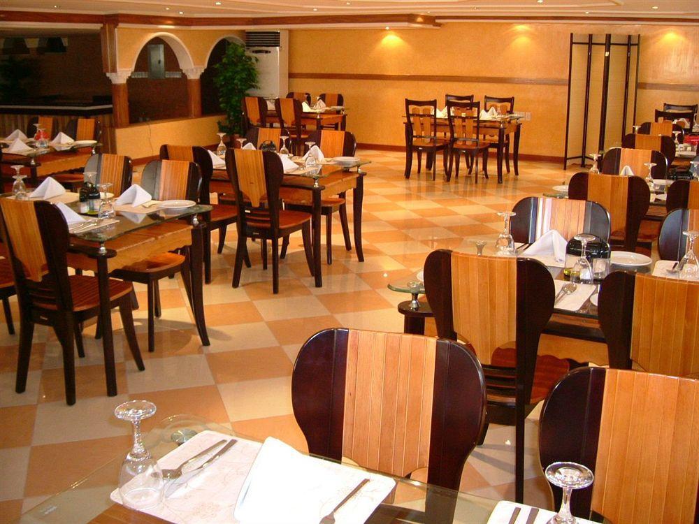 Bilqase Throne Hotel Dammam Luaran gambar
